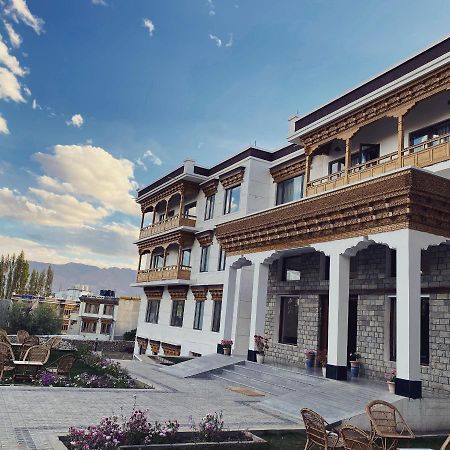 Hotel Holiday Ladakh Лех Екстер'єр фото