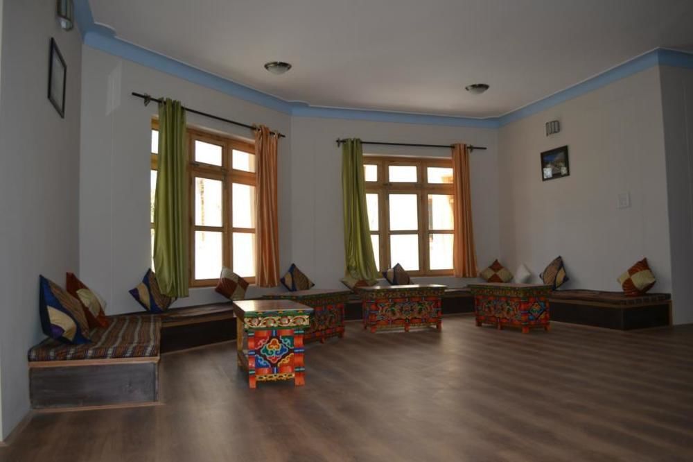 Hotel Holiday Ladakh Лех Екстер'єр фото